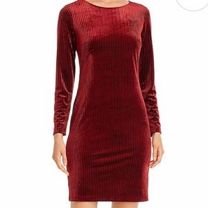 ✨TAHARI Red Velvet Dress